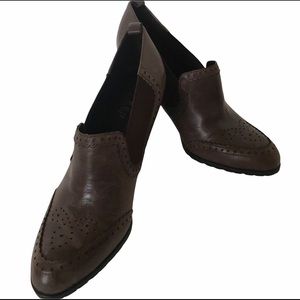 LAUREN R. Lauren brown leather stacked heel shoes